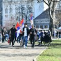 VIDEO: Funkcioneri SNS-a napali građane koji su šetali kroz Pionirski park