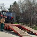 SOinfo: Traktori mesnih zajednica transportovani u Beograd