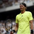 Zverev u četvrtfinalu Rolan Garosa, Pegula eliminisana