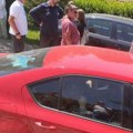 Grupa opozicionih aktivista okupila se u centru Kosjerića sat pre kraja izbora