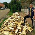 "Cepam besplatno drva nemoćnima i manastirima" Svi se oduševili Viktorom, on nam otkrio zašto godinama pomaže