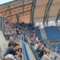 Oko 2.000 delija u poznanju: Navijači Zvezde ušli na stadion Leha i odmah okačili moćnu parolu