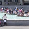 (Video) Engleska se kuva, vrućine ne popuštaju: Četvrti toplotni talas donosi ekstremne temperature, popaljeni meteoalarmi…