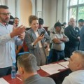 Pred početak (konstitutivne?) sednice SG Zaječar: Rasprava poslanika Ćute i načelnika PU Zaječar