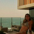 Sabalenka zapalila društvene mreže, bikinijem i zanosnim plesom zajedno sa drugaricom izazvala burne reakcije!