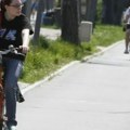 Učestali napadi na bicikliste u Novom Sadu Nepoznati muškarac napao dvoje ljudi na Futoškom putu "Sa obe ruke me gurnuo sa…