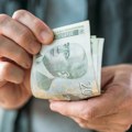 Prosečna plata u oktobru 110.670 dinara, pola zaposlenih radilo za manje od 86.695 dinara