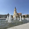 VIDEO: Velika fontana na Trgu slobode ponovo radi, manja još u pripremi