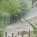 Nevreme paralisalo Sloveniju! Vozači bežali od oluje, pa izazvali sudar: Grad razorio sve (foto, video)