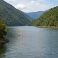 Automobil sleteo u jezero Međuvršje, vozač se spasao