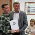 Ugovori za 38 projekata udruženja, verskih i lovačkih organizacija