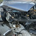 Beba i žena povređene u teškoj nezgodi u Novom Pazaru: Izgubila kontrolu nad volanom i udarila u betonski stub