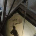 U toku spasavanje muškarca zarobljenog u silosu na 9 metara dubine