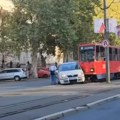 Tramvaj se zakucao u automobil: Saobraćajna nesreća u centru Beograda (foto)