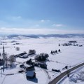 "Ledenice preko metar i molimo se da nam kola upale": Sibirsko jutro osvanulo na Pešteru (foto)