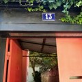 Uoči nastupa dreg kraljica, u dvorište Crne kuće bačena baklja