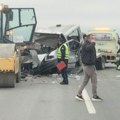 Teška saobraćajna nesreća na putu Ruma-Irig, ima poginulih