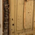 Renovirali kuću, pa iza lažnog zida otkrili vrata: Svi su očekivali ukletu sobu, ali ono što su zatekli iza njih ih je još…