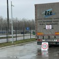 Nakon što su Rusi uspeli da se "provuku", prevoznici proširuju blokadu na još dva granična prelaza na istoku Srbije! Mandić…