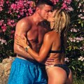 Jovana i Tigar ne mogu da obuzdaju strast! Pršti ljubav na plaži, on sve oduševio porukom - sve stalo u 2 reči