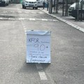 U Zvečanu postavljen transparent o broju žrtava Kfora