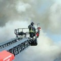 "Bogu hvala, izbegnuta je veća katastrofa" u Zenici se zapalile plinske boce, vatrogasci sprečili širenje požara (foto)