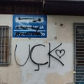 Ispisani grafiti sa pretećim porukama na ambulanti u selu Suvi Do na Kosovu i Metohiji