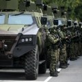 Ministarstvo odbrane: Povređena dvojica pripadnika Vojske Srbije prilikom prevrtanja auto-cisterne za vodu