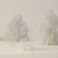 Proglašeno vanredno stanje i najavljene najjače snežne padavine: Zbog ledene oluje otkazano 1.500 letova, meteorolozi…