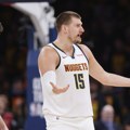Kako je ljuti Jokić probudio Denver: Tajm-aut za pamćenje /video/