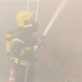 Veliki požar u Vincima: Izgorelo 10 vikendica, dve kamp prikolice, u gašenju angažovan i vojni helikopter
