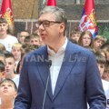 Vučić sa mladim sportistima: Predsednik Srbije primio učesnike kampa "Srbija te zove" (video)