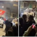 (Video) Snimak pucnjave u Prištini! Navijač iz mase izvadio pištolj i pucao u vazduh tokom meča Srbija – Albanija!