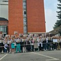 Održan protest ispred Opšte bolnice u Valjevu u znak podrške Vladimiru Đorđeviću