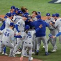 Finale koje će se dogo prepričavati! Dodžersi odbranili titulu: U sedmoj utakmici posle produžetaka srušili Toronto! La se…