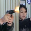 (Foto) Kakav otac, takva ćerka: Kim Džong Un sa naslednicom testirao pištolje u fabrici municije