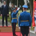 Vučić u Batajnici na prikazu vojnog naoružanja: „Uvek se pripremamo za odbranu i ništa drugo“