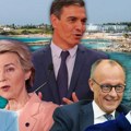 Ursula gaji kokoške, Meloni se sa ćerkom "brčka" na Jadranu: Evropu tresu krize, a lideri ovako provode odmor