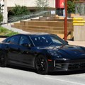 Porsche protiv šlepa: Vozač Panamere uspeo da se oslobodi, ali je platio visoku cenu VIDEO
