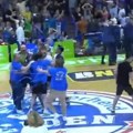 Košarka ne pamti ovakav preokret: Gubili 16 razlike na 140 sekundi do kraja, a onda osvojili trofej (video)