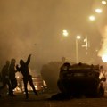 (FOTO) U jednoj noći protesta u Francuskoj zapaljeno više od 1.350 automobila