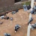 Prvi snimci talačke krize u Holandiji: Policija evakuisala 150 kuća, središte grada ograđeno, doveli i specijalnog robota…
