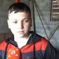 "Prvi put sam seo u traktor sa četiri godine": Miloš (13) je glava domaćinstva, nakon smrti oca sve preuzeo na sebe