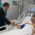 Lepe vesti! Žandarm koji je povređen samostrelom u napadu teroriste sutra izlazi iz bolnice: Dočekaće ga ministar Dačić