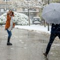 U Beogradu veje sneg, a za dva sata će biti još hladnije: Temperatura pada na 0 i evo gde će najviše napadati snega