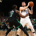 Za njega povreda ne važi: Dončić se vratio na parket, pa razbio Portland (video)