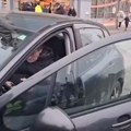 Automobilom se zaleteo među građane u Novom Sadu (VIDEO)