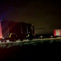 "Čekamo sat i po, ovde ima: I dece!" Zapalio se autobus pun putnika kod Vrčina, oni očajni: Niko ne dolazi po nas, nemamo…