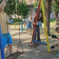 Nova uspešna akcija Zrenjaninaca. Komšije sa Zelenog polja zasukale rukave i sredile igralište za decu MZ "Zeleno polje"