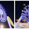 Stravičan snimak! Sprava u zabavnom parku se polomila i srušila Odjekuju vrisci, povređeno desetine osoba (video)